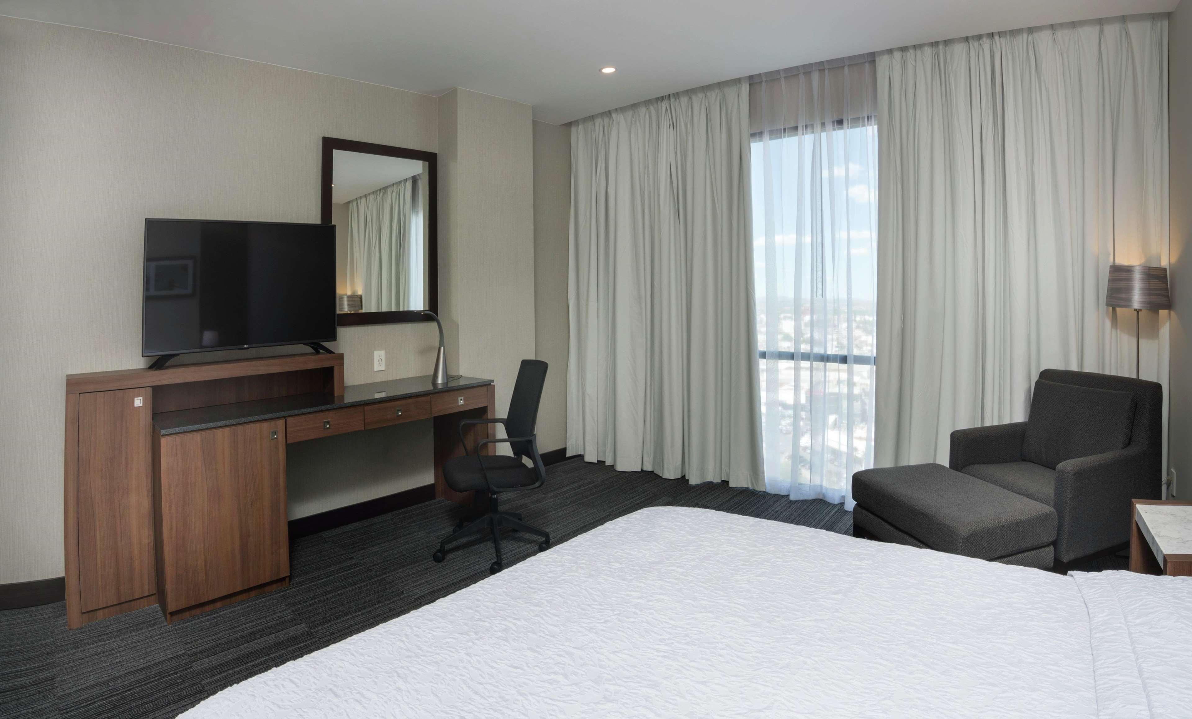 Hampton Inn And Suites San Luis Potosi Slp מראה חיצוני תמונה