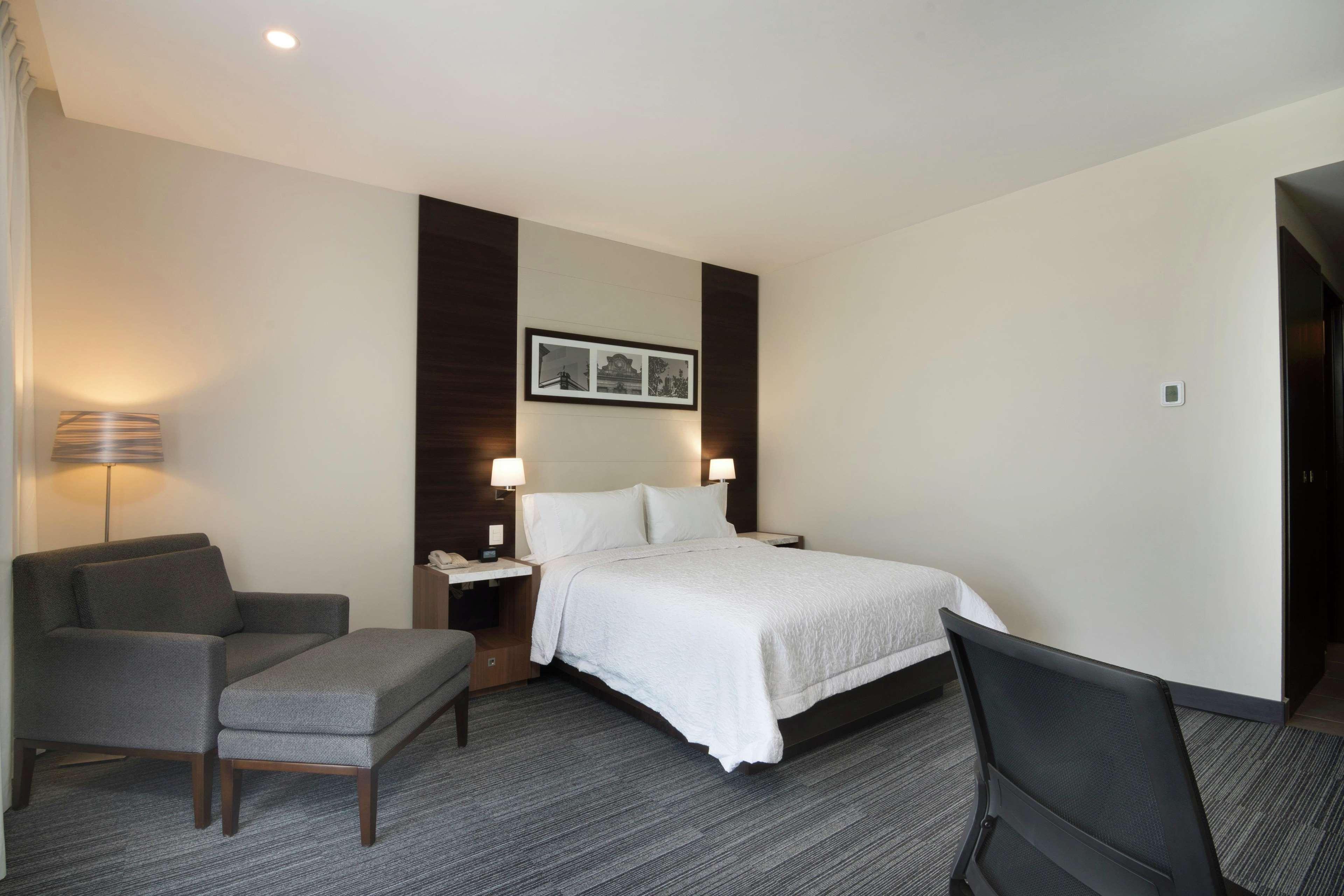Hampton Inn And Suites San Luis Potosi Slp מראה חיצוני תמונה