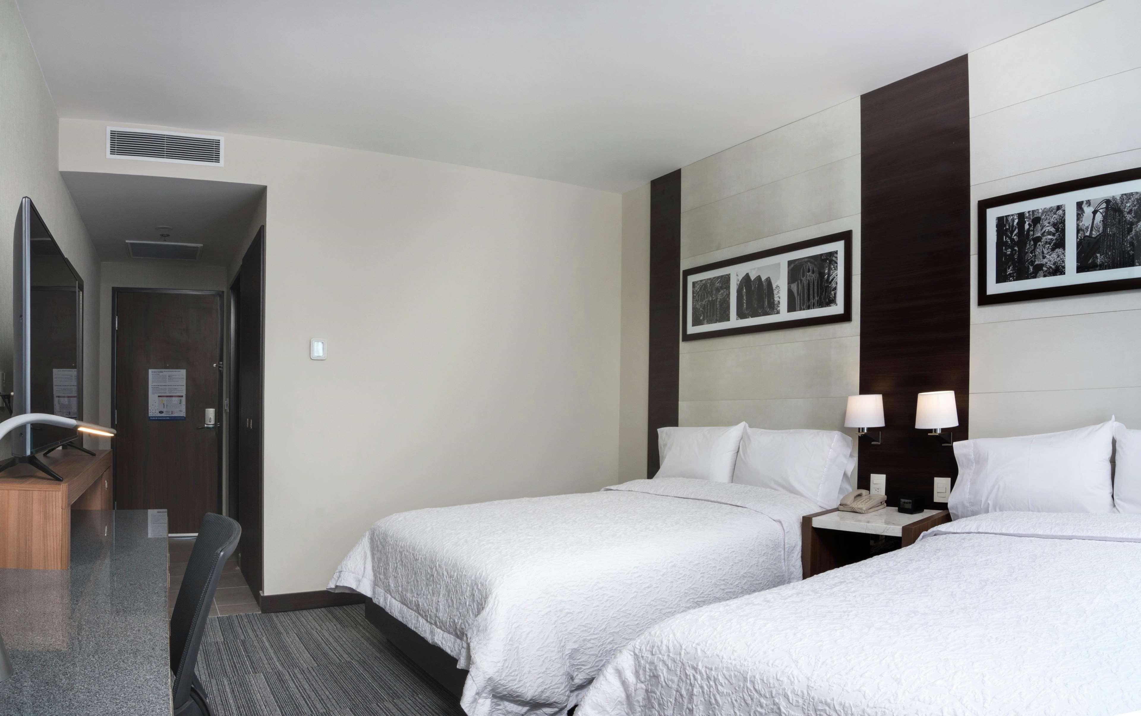 Hampton Inn And Suites San Luis Potosi Slp מראה חיצוני תמונה