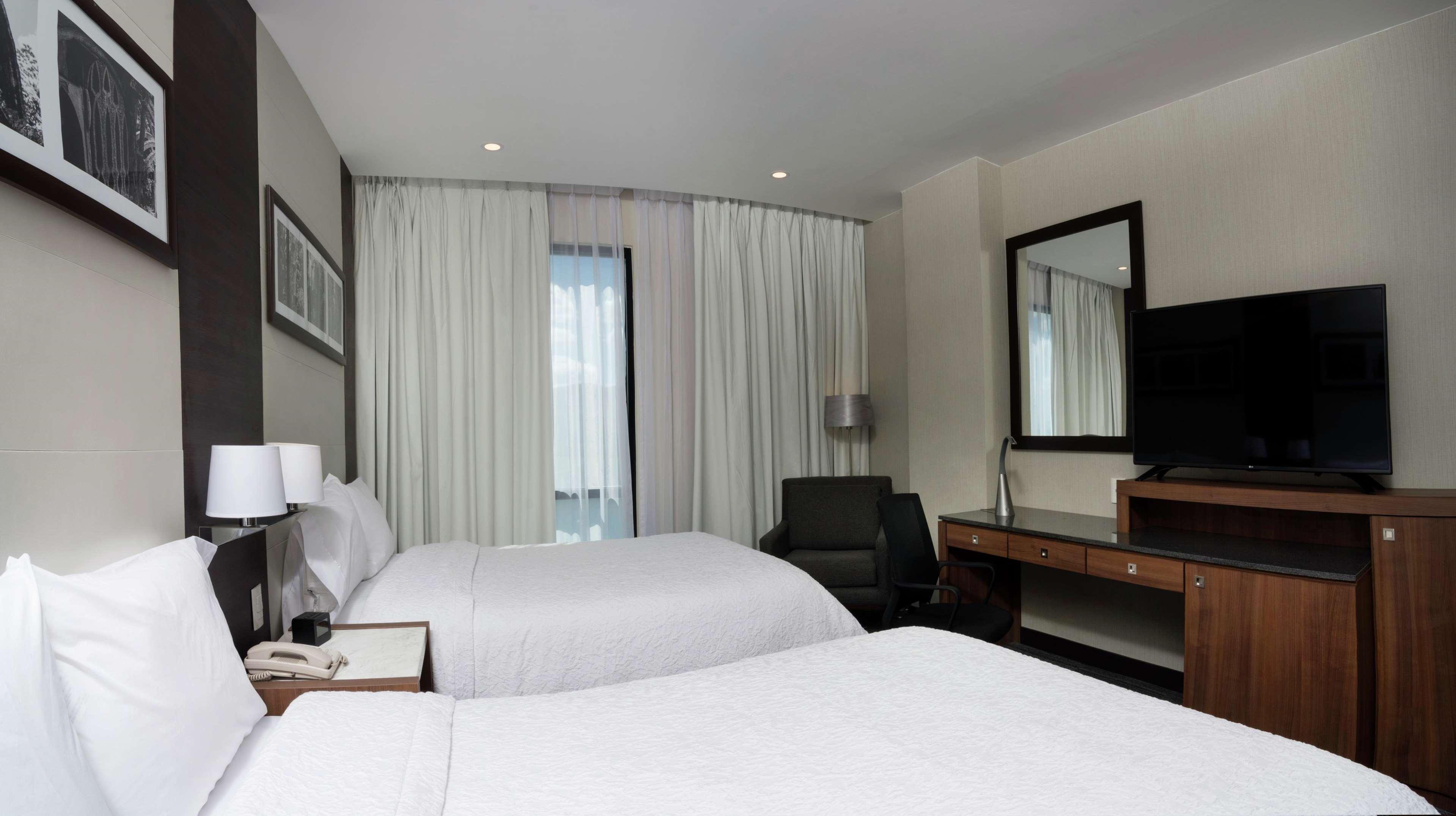 Hampton Inn And Suites San Luis Potosi Slp מראה חיצוני תמונה