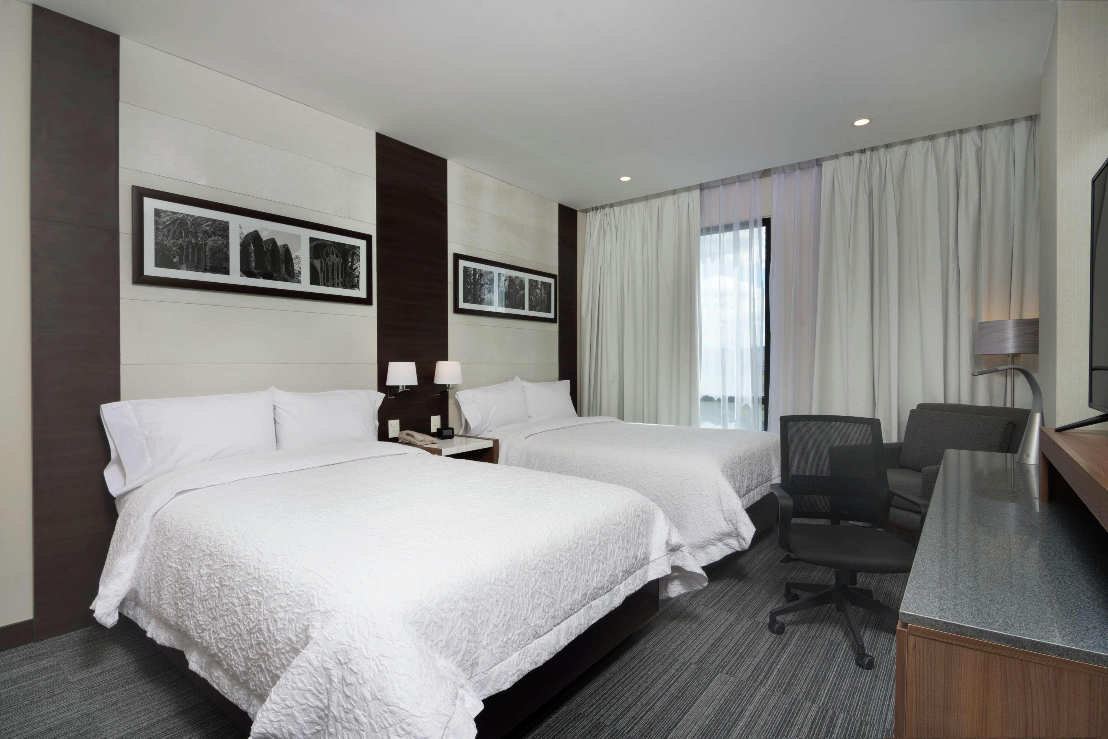 Hampton Inn And Suites San Luis Potosi Slp מראה חיצוני תמונה