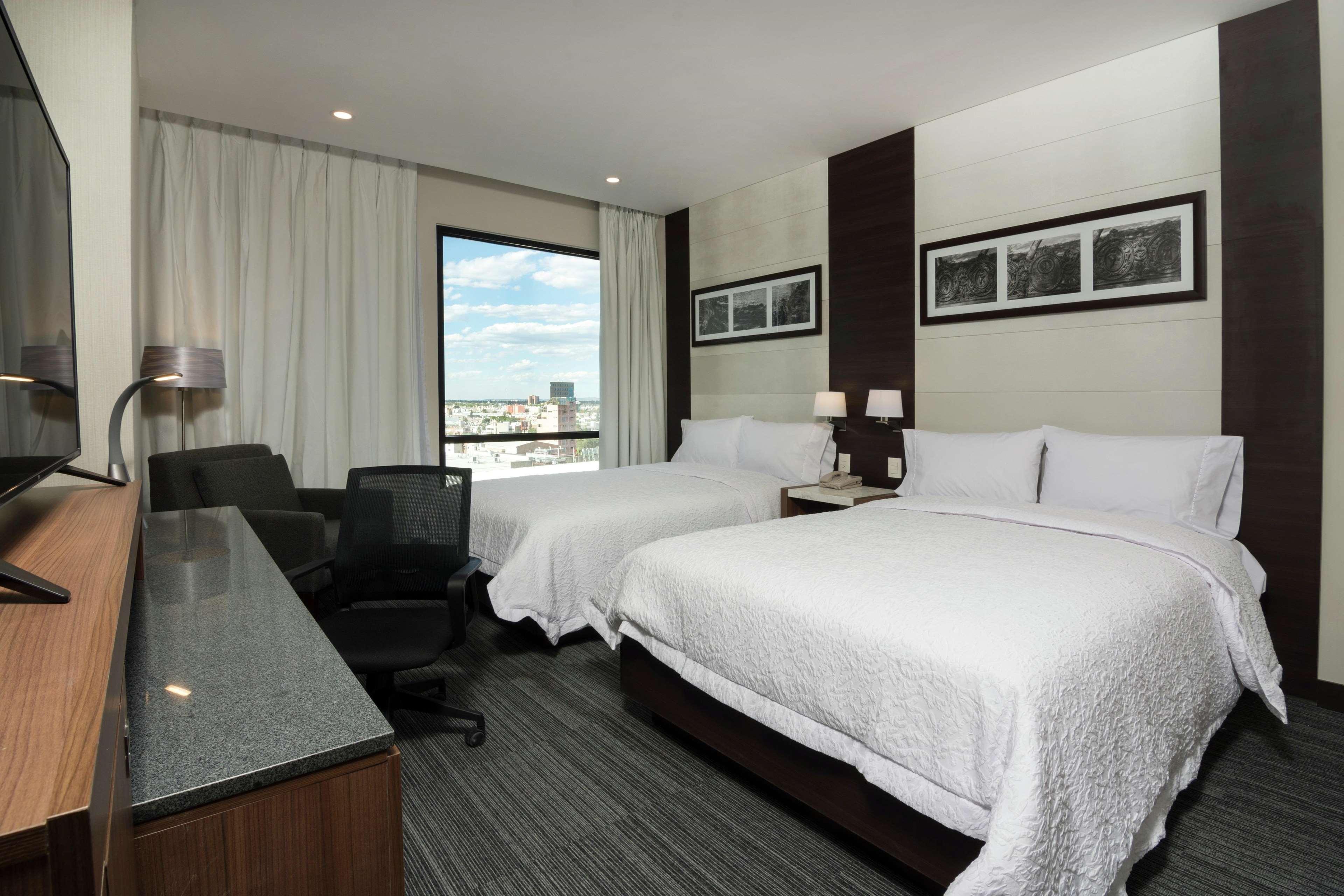 Hampton Inn And Suites San Luis Potosi Slp מראה חיצוני תמונה