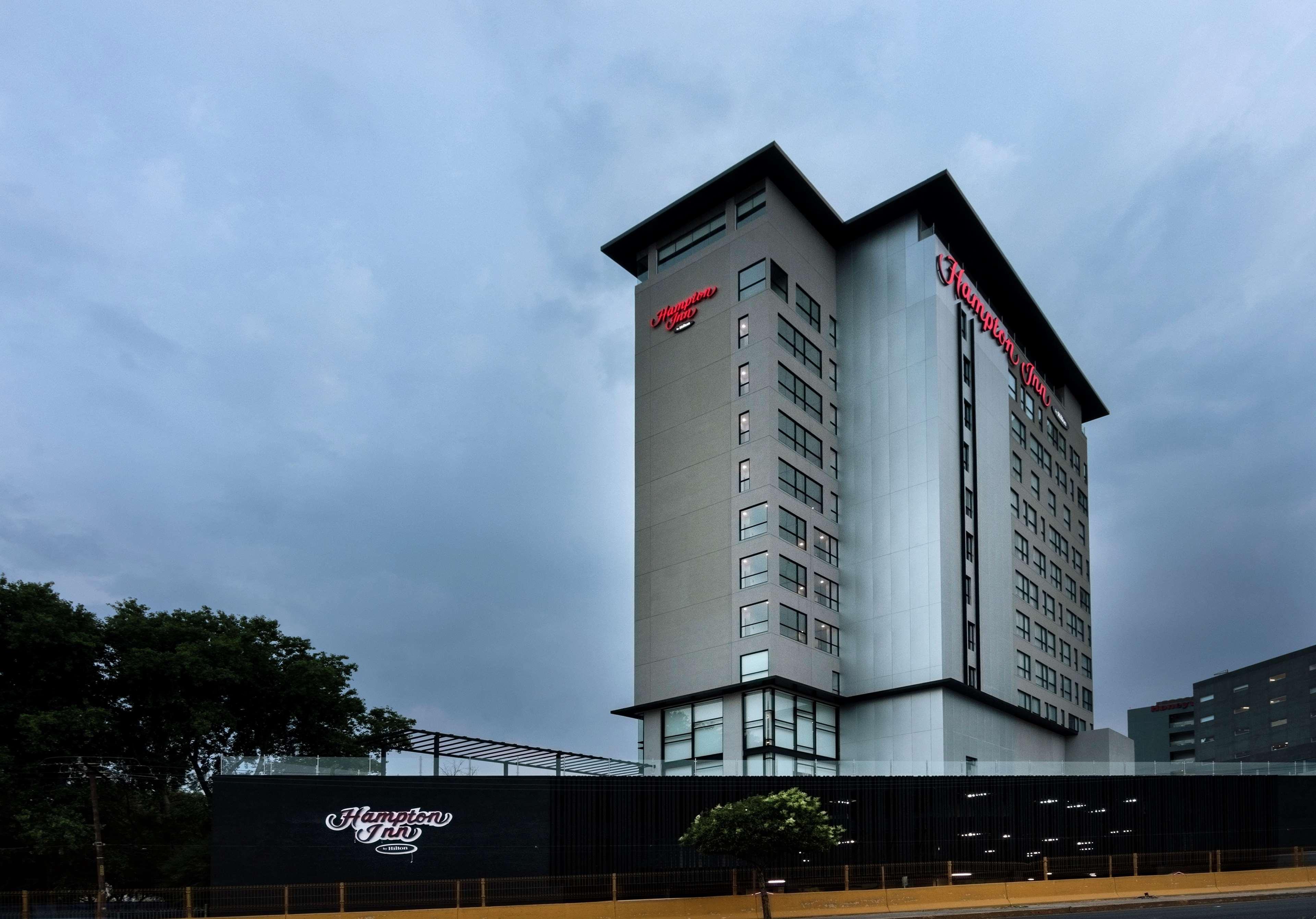 Hampton Inn And Suites San Luis Potosi Slp מראה חיצוני תמונה