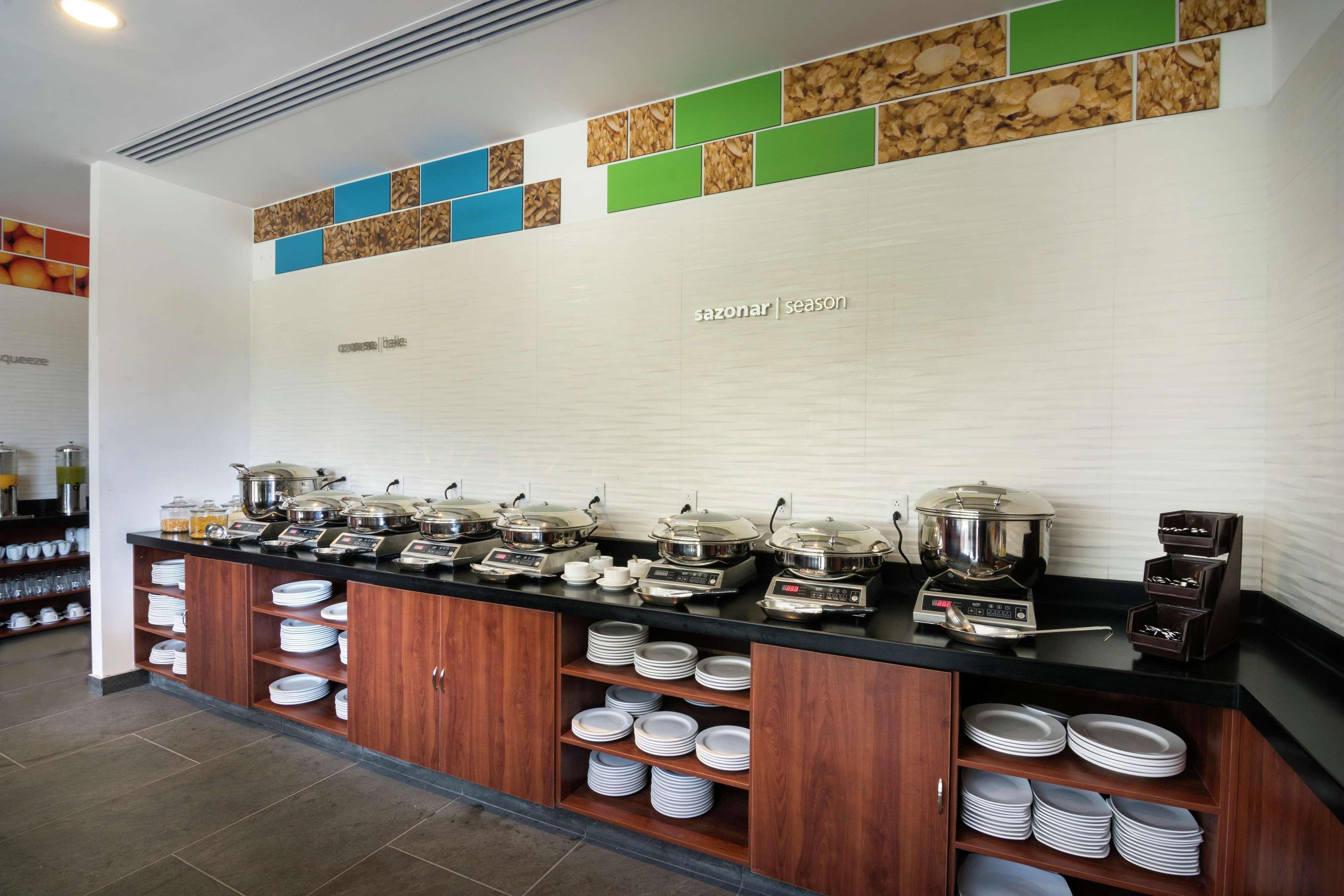 Hampton Inn And Suites San Luis Potosi Slp מראה חיצוני תמונה