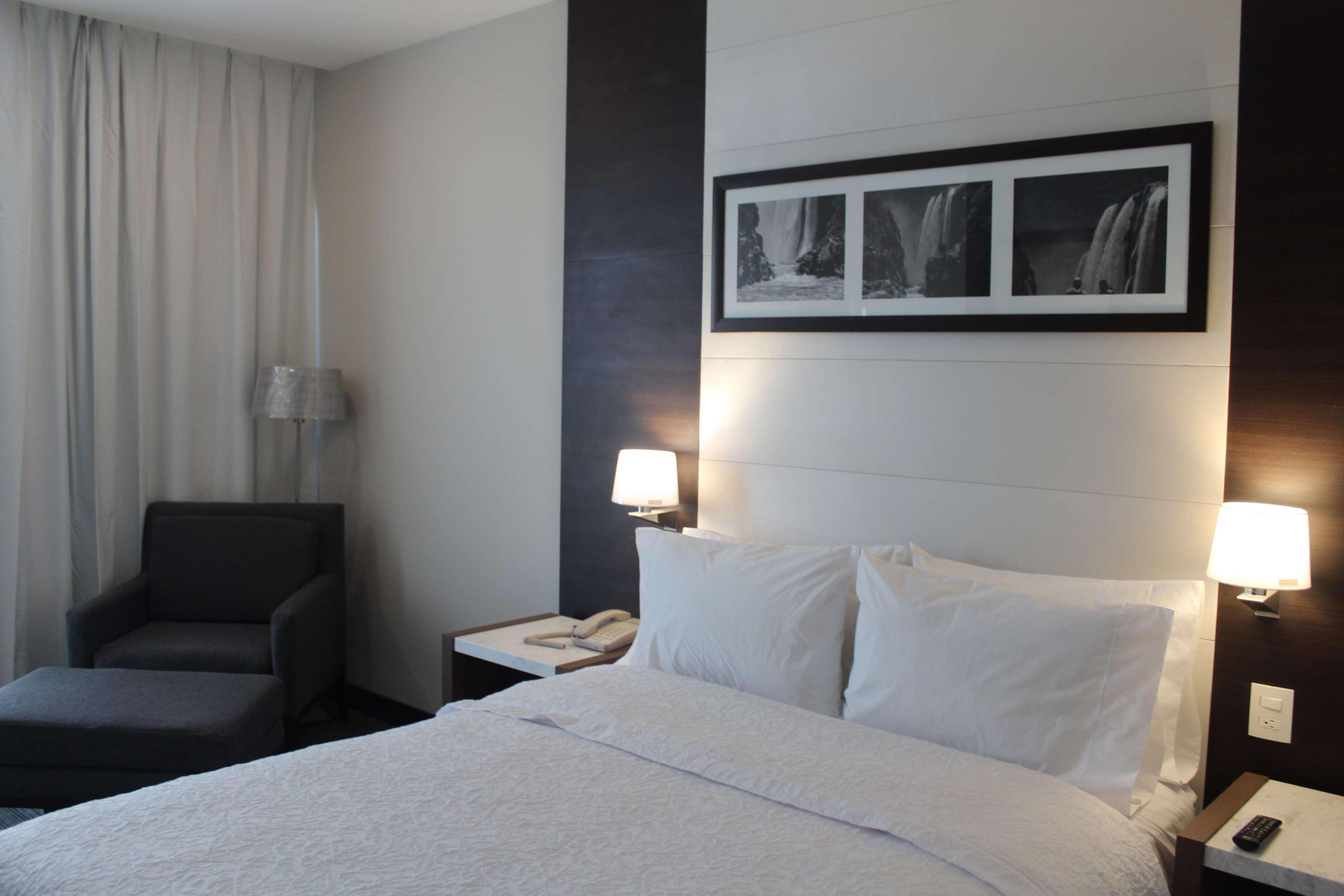 Hampton Inn And Suites San Luis Potosi Slp מראה חיצוני תמונה